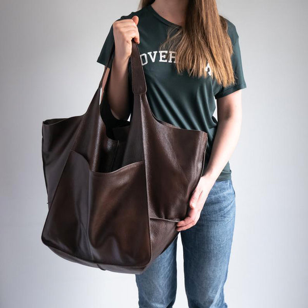 シグネチャー レザー スラウチバッグ | 軽くて大容量・やわらか本革トート